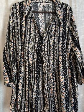 Woman Within Black Floral Daisy Print Top with White and Yellow Accents